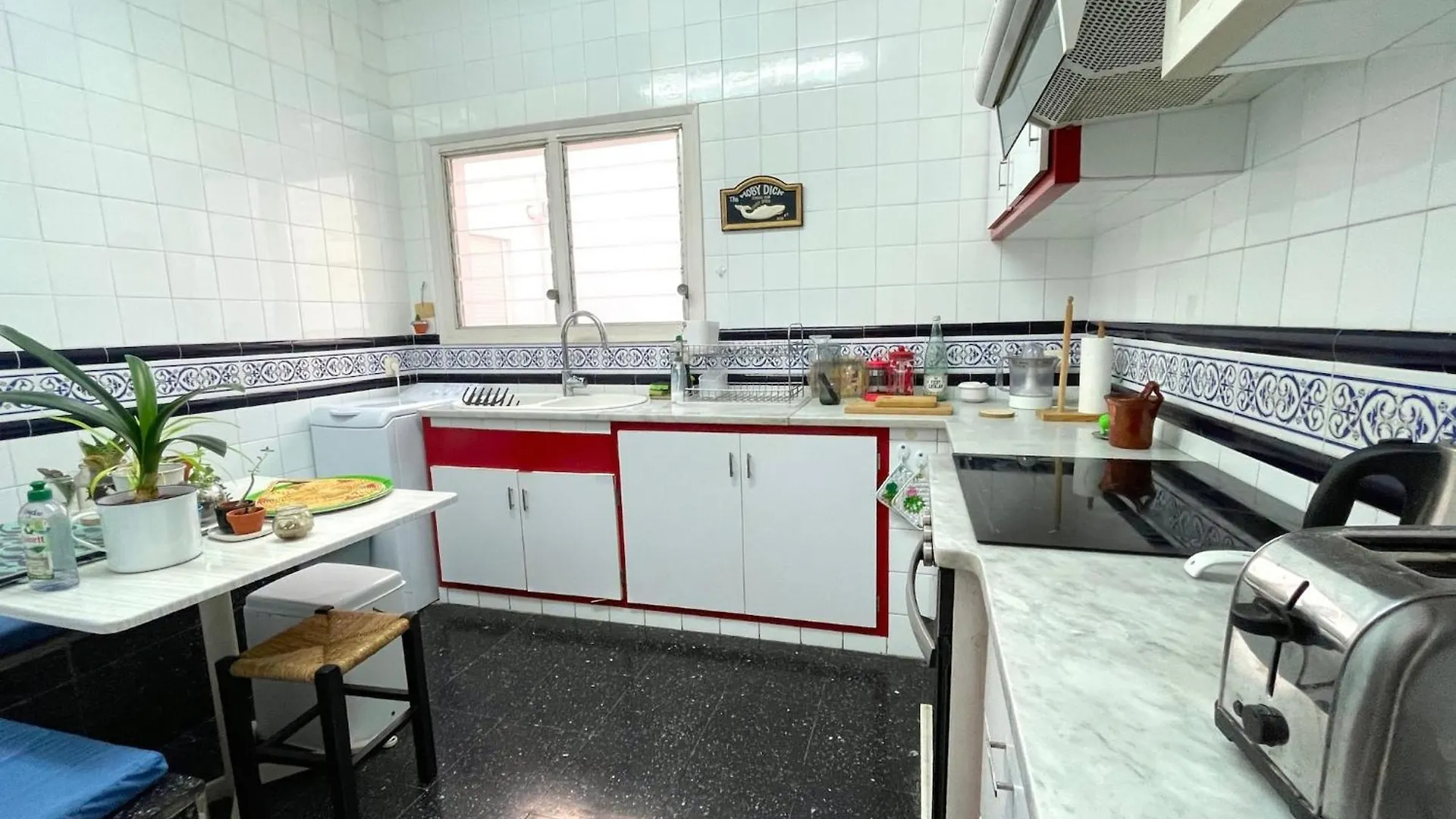The Apartment In L'Escala Has 4 Bedrooms