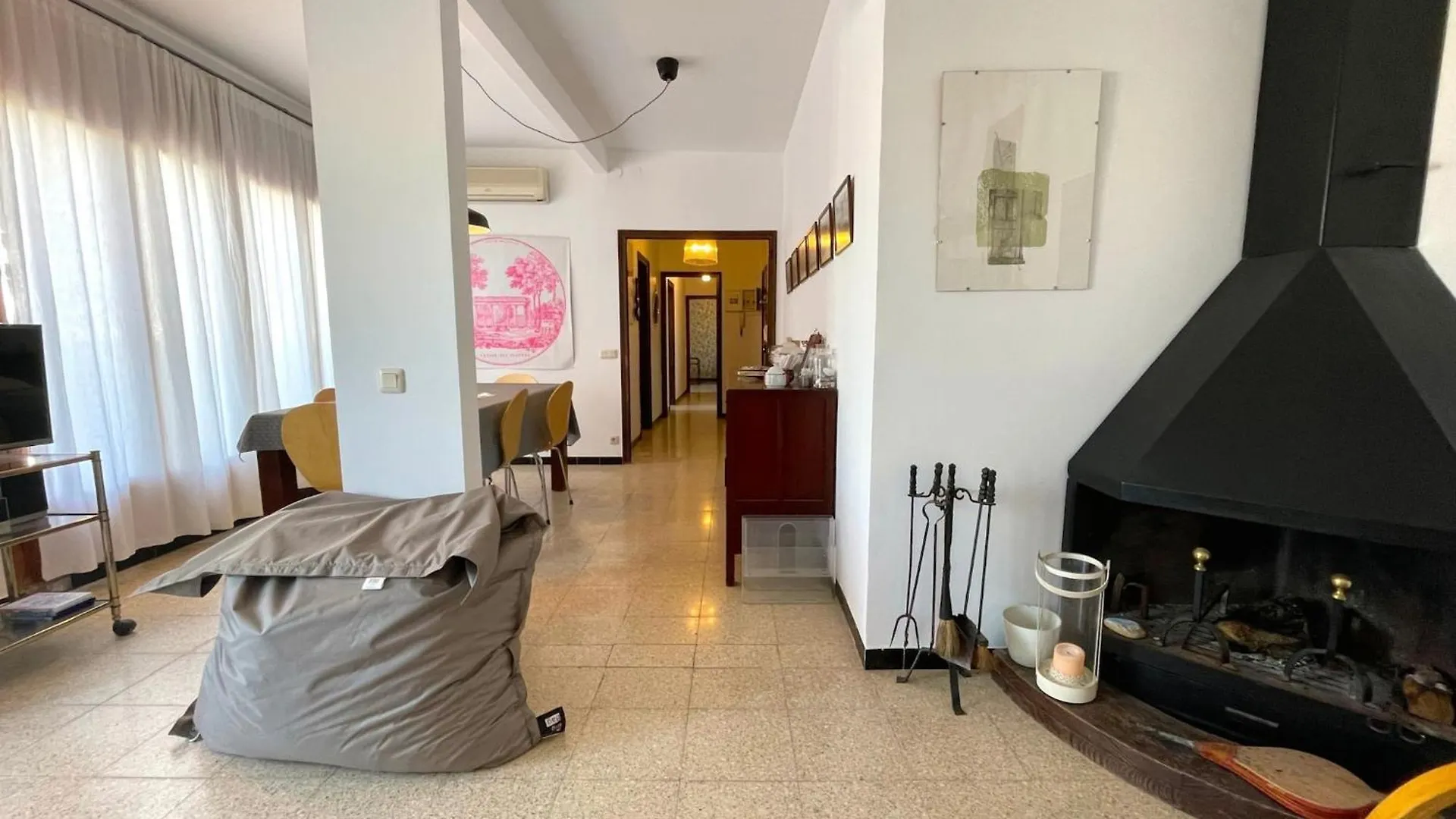 The Apartment In L'Escala Has 4 Bedrooms