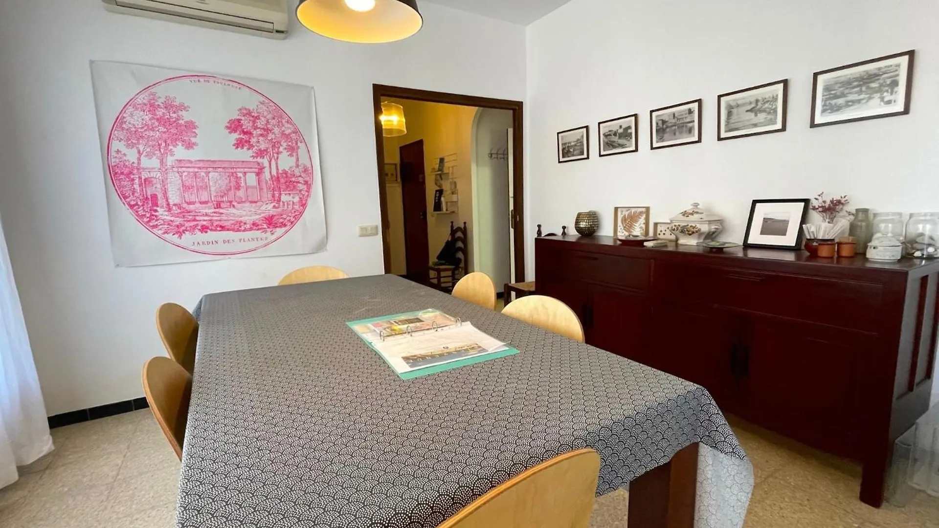 The Apartment In L'Escala Has 4 Bedrooms