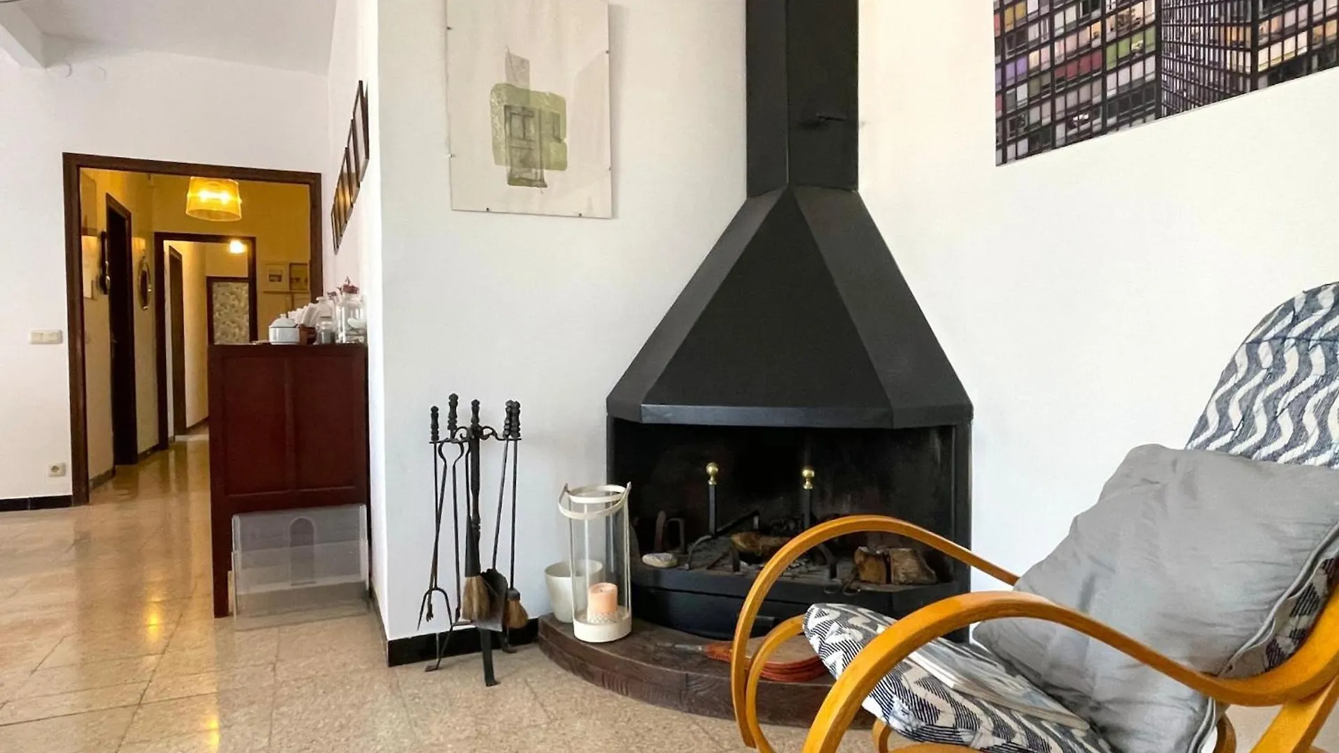 The Apartment In L'Escala Has 4 Bedrooms