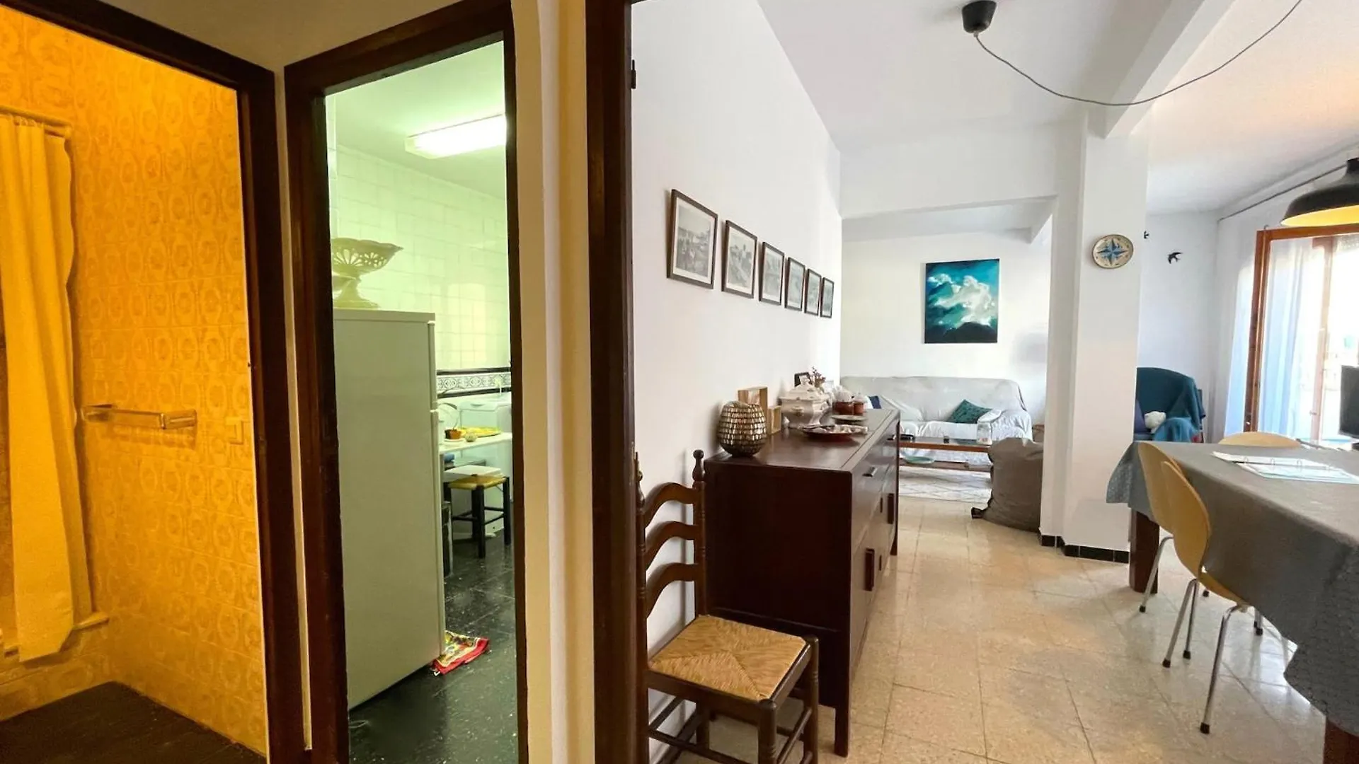 The Apartment In L'Escala Has 4 Bedrooms