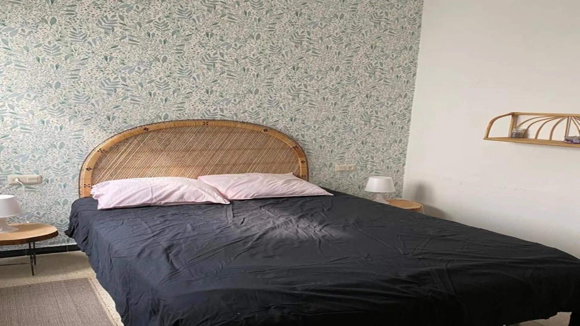 The Apartment In L'Escala Has 4 Bedrooms