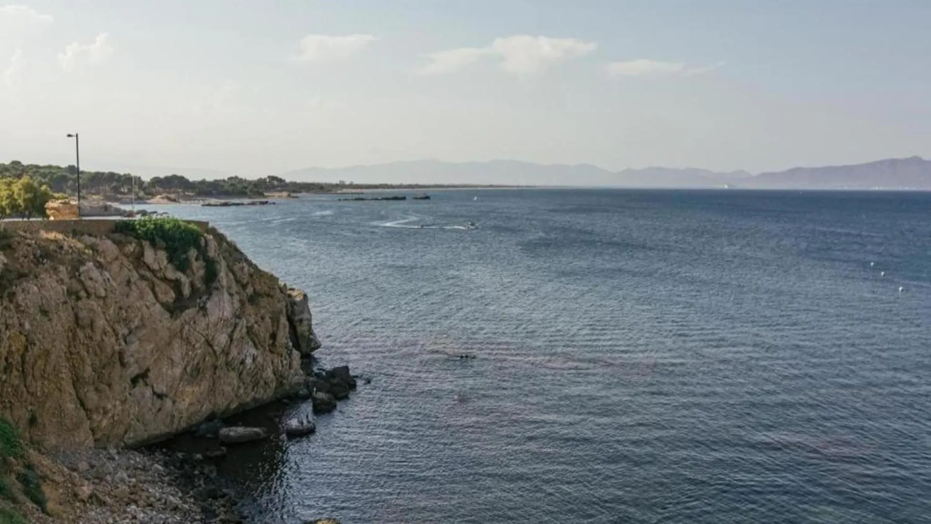 The Apartment In L'Escala Has 4 Bedrooms